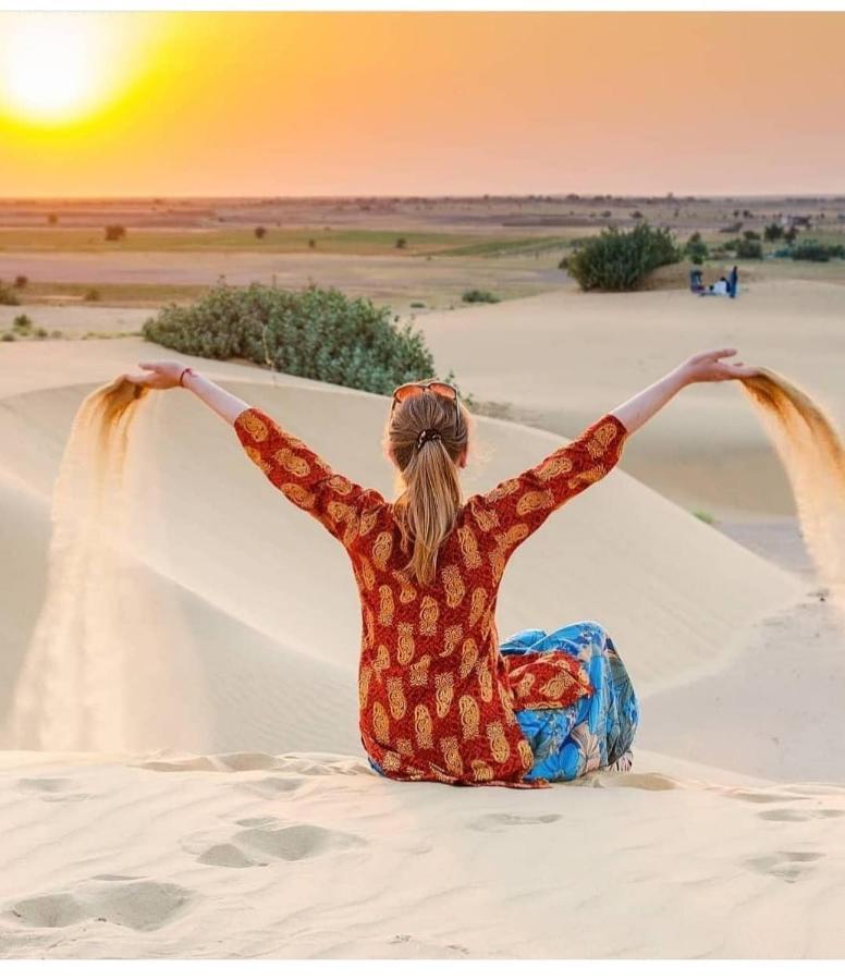 Golden Sandstone Hotel desert safari camp Jaisalmer Eksteriør billede