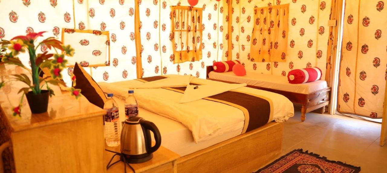 Golden Sandstone Hotel desert safari camp Jaisalmer Eksteriør billede
