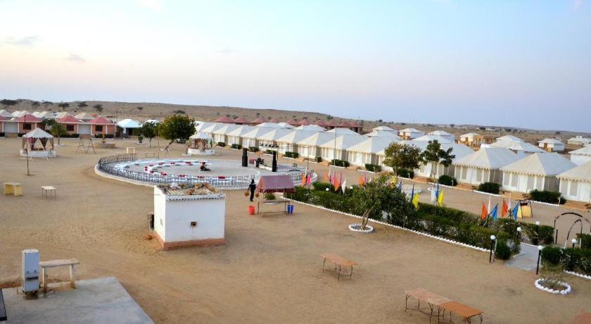 Golden Sandstone Hotel desert safari camp Jaisalmer Eksteriør billede